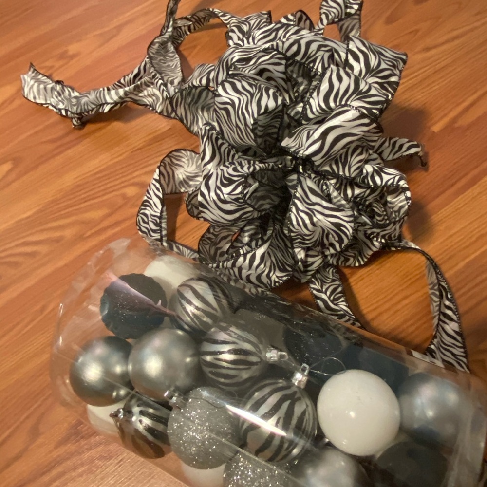 Zebra Christmas Ornaments & Bow